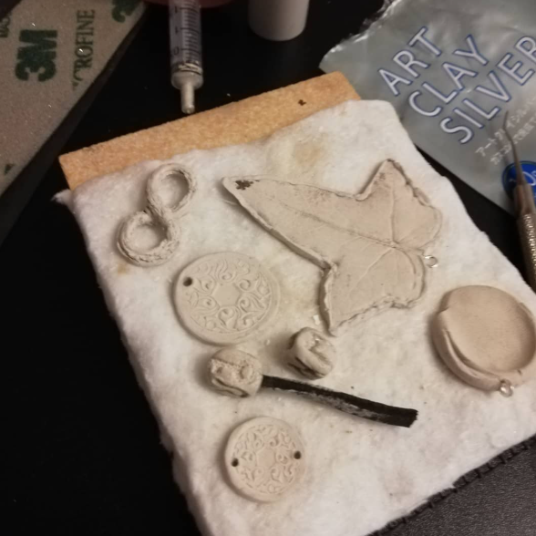 Silber-Modelliermasse vorher